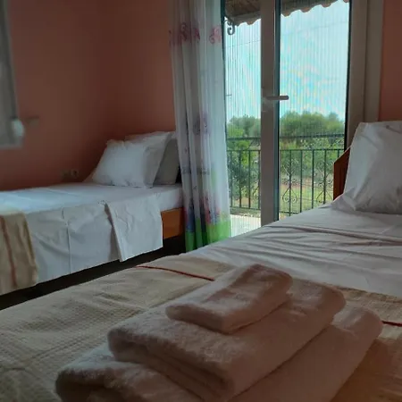 Dimelia Heaven Farm House In